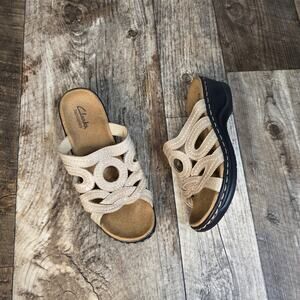 Clarks Bendables Beige Leather Cutout Slide Sandals Comfort Summer Size 6.5